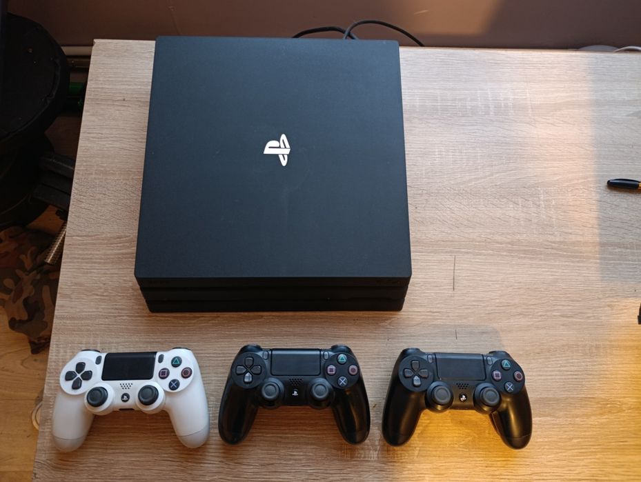 Konsola PS4 Pro 1 TB