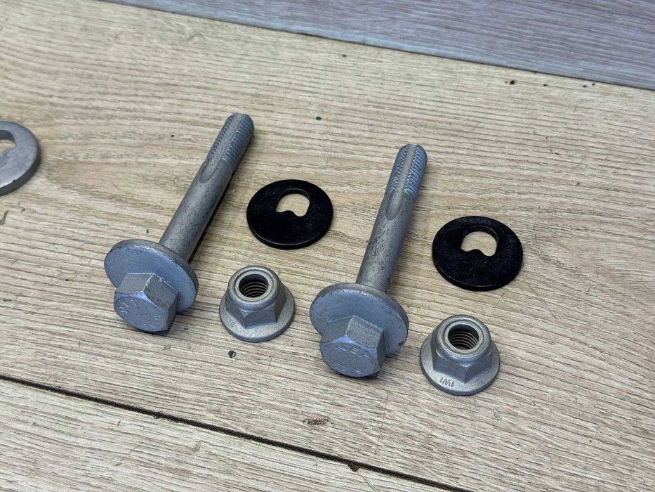 Розвальний болт Alfa Romeo 159 Розвальні болти Альфа Ромео Шайба Гайка