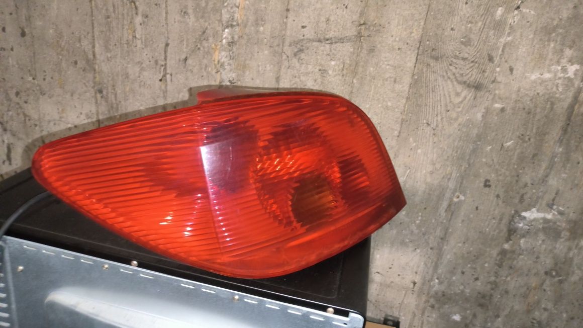 Lampy tylne Peugeot 307 HB