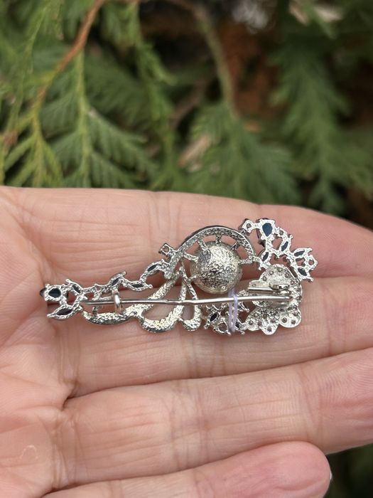 Нова срібна брошка з цірконієм і перлиною