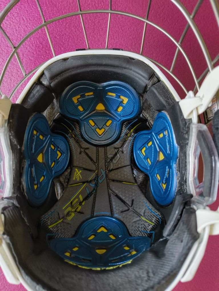 Bauer React 150 senior M 57-60 cm kask hokejowy