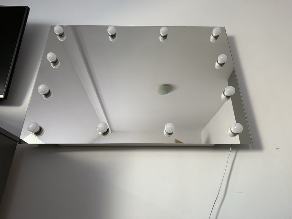 Makijażowe lustro soled