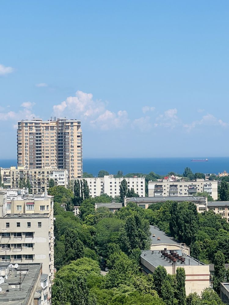Квартира с видом на море, Аркадия