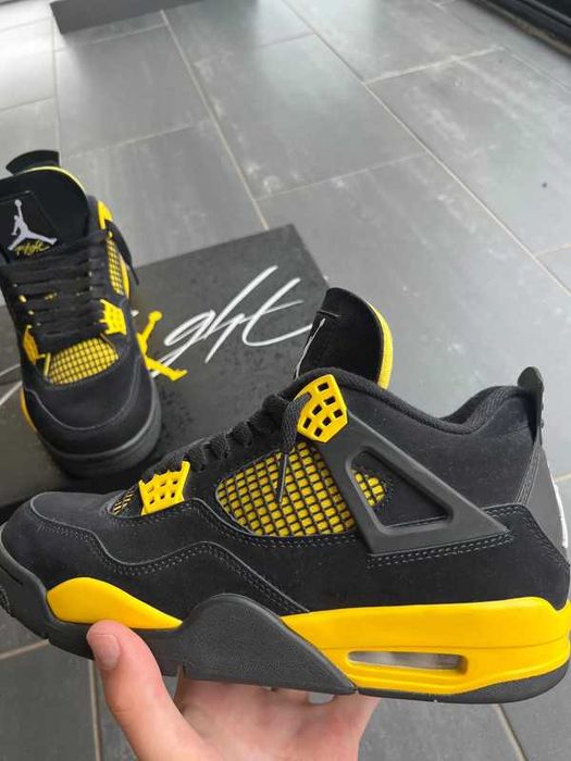 Buty-Trampk-Jordan 4 Retro Thunder  R.42