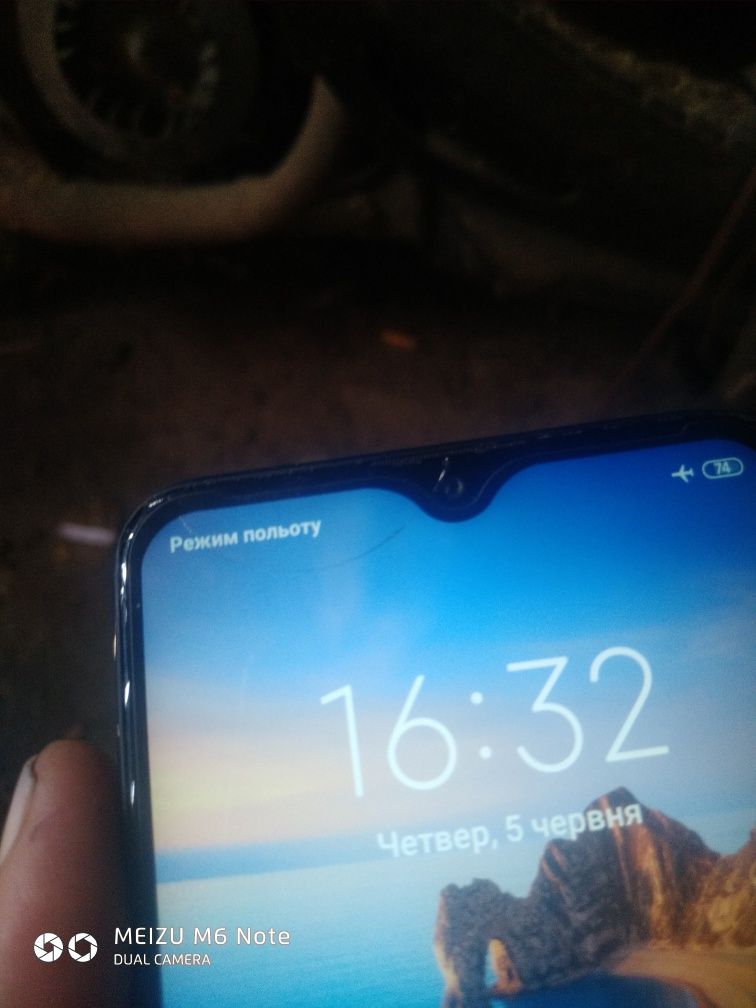 Телефон Redmi 8 пам'ять 3/ 32 гб