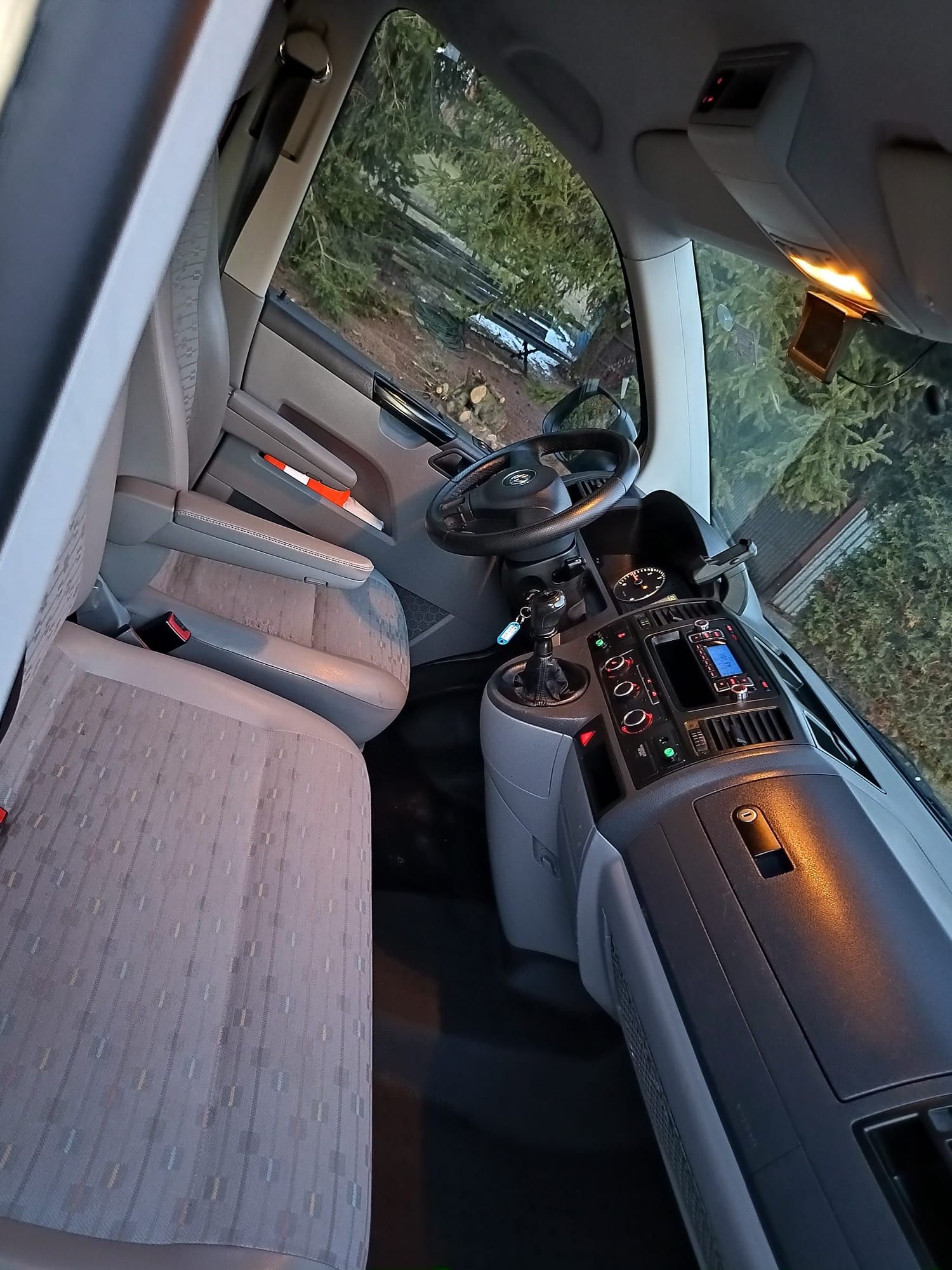 Volkswagen Transporter T5 lift 2,0 tdi 2011rok