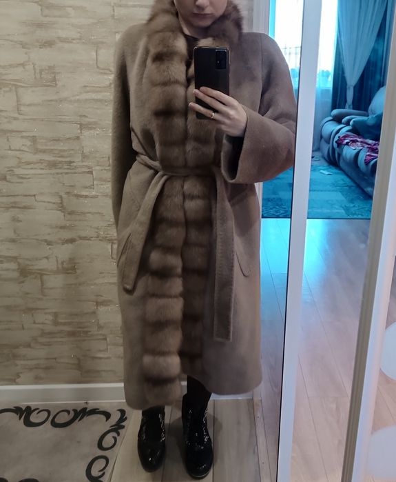Соболь пальто шуба розмір L, XL не норкова