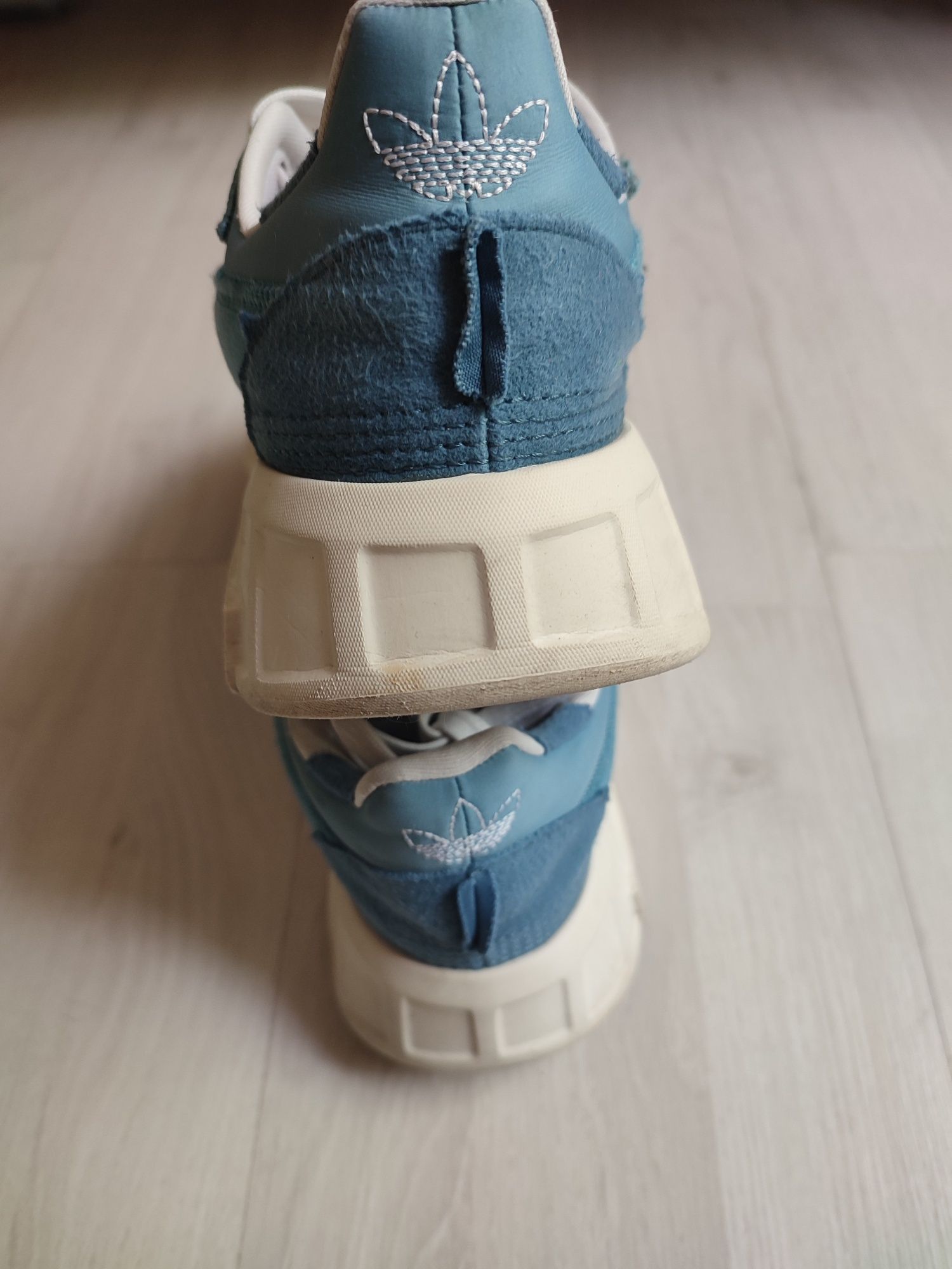 Buty damskie Adidas Primeblue rozmiar 39i 1/ 3