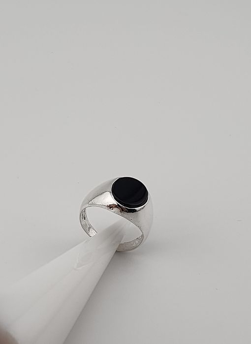 Sygnet pierścionek męski/damski srebrny pr.925 z onyksem r.18