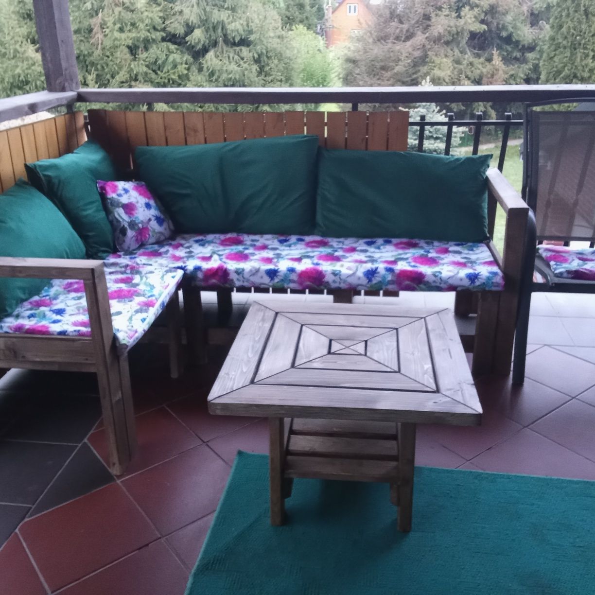 Narożnik tarasowy 195x135 plus stolik, poduchy