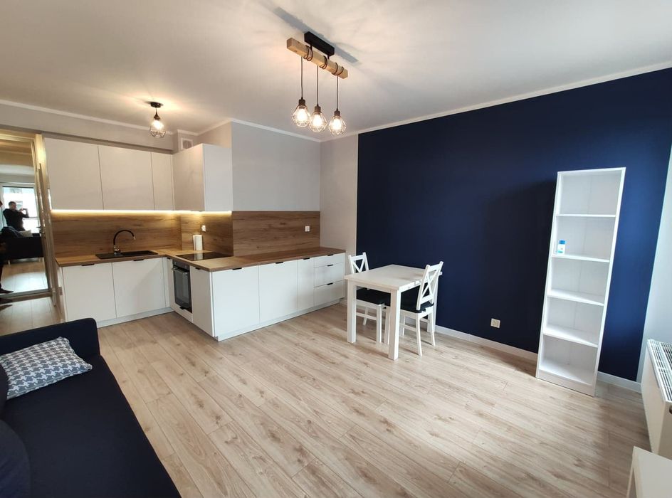 Kawalerka Dębowa Nowy Dwór Mazowiecki z miejscem parkingowym i komórką