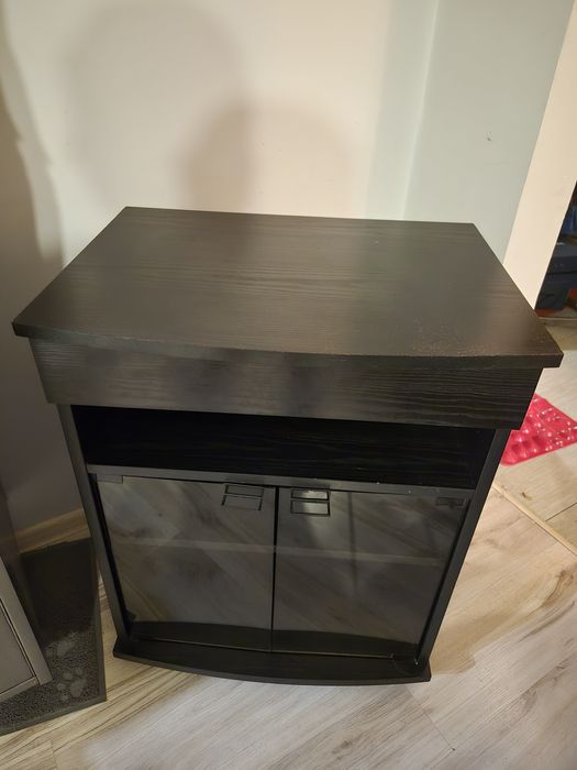 Szafka pod tv z szybą