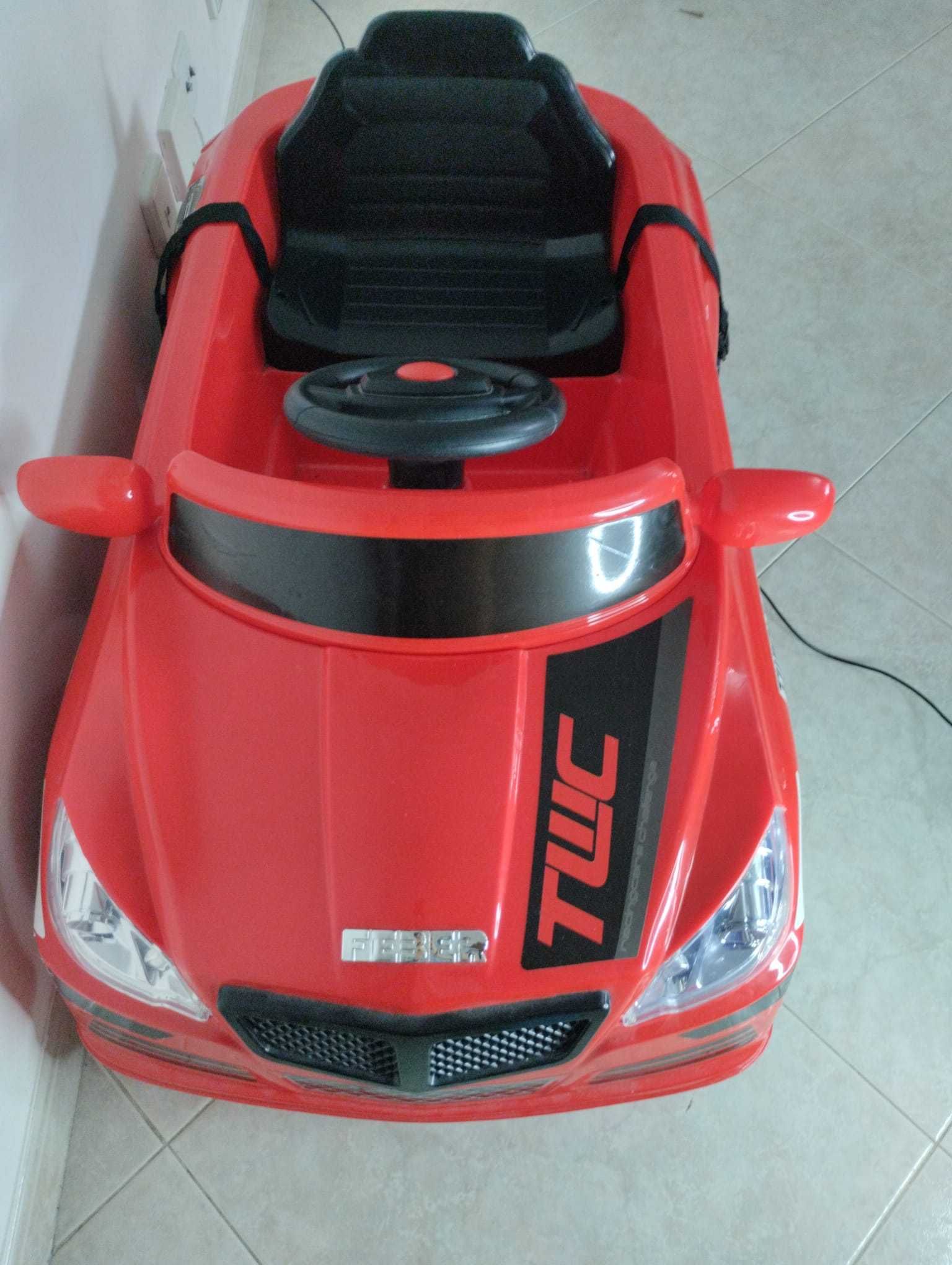 Carro eletrico praticamente novo