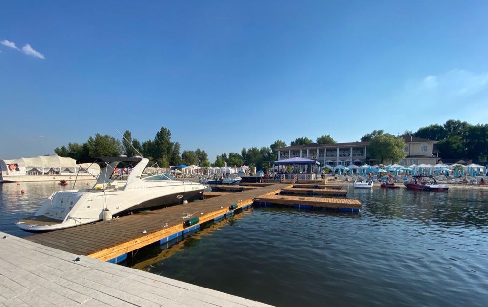 Понтон причальный