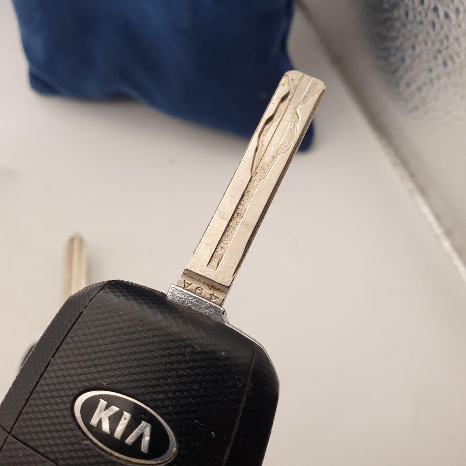 Два ключа к автомобилю Kia, ключи KIA