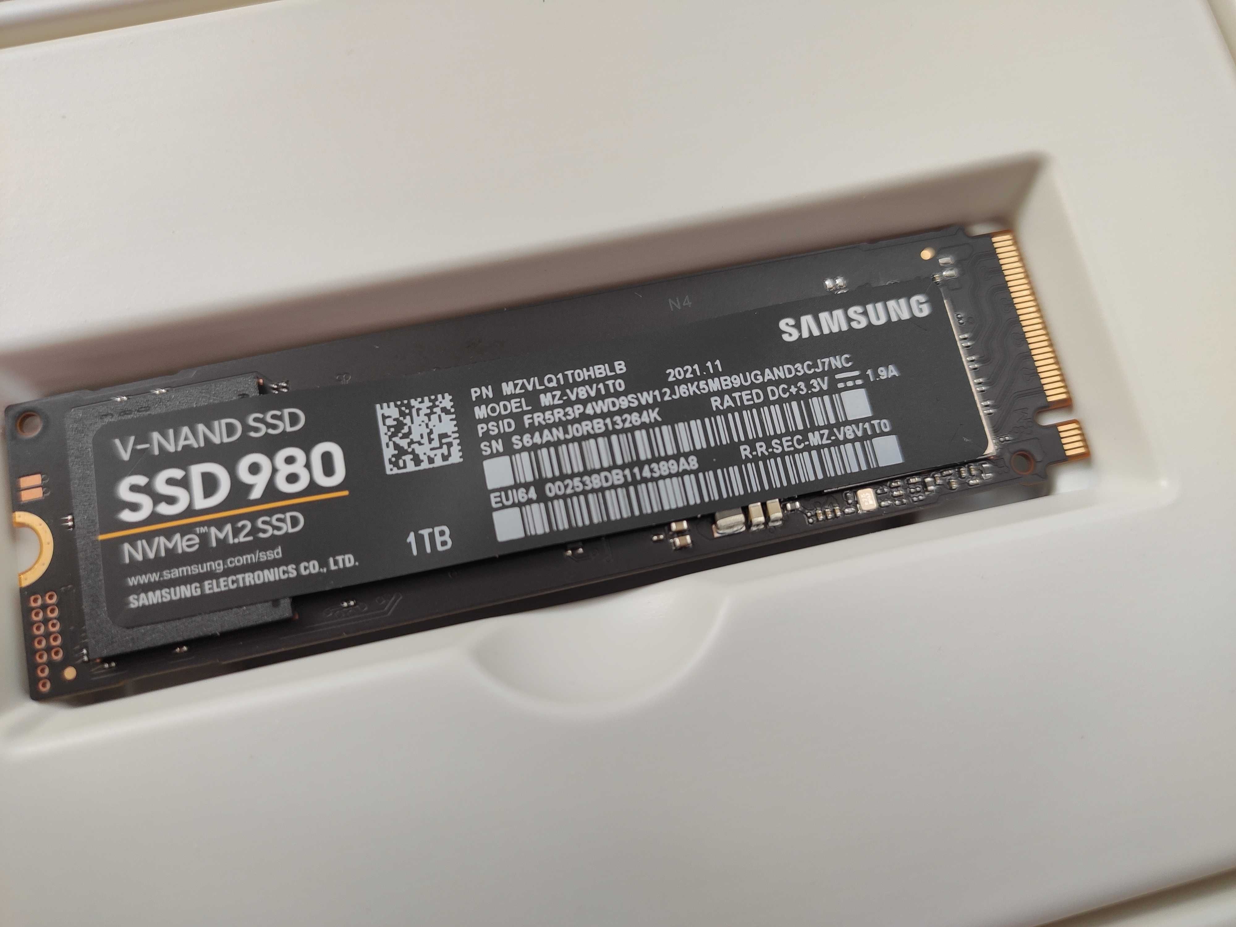 SSD диск Samsung 980 1 TB (MZ-V8V1T0BW)