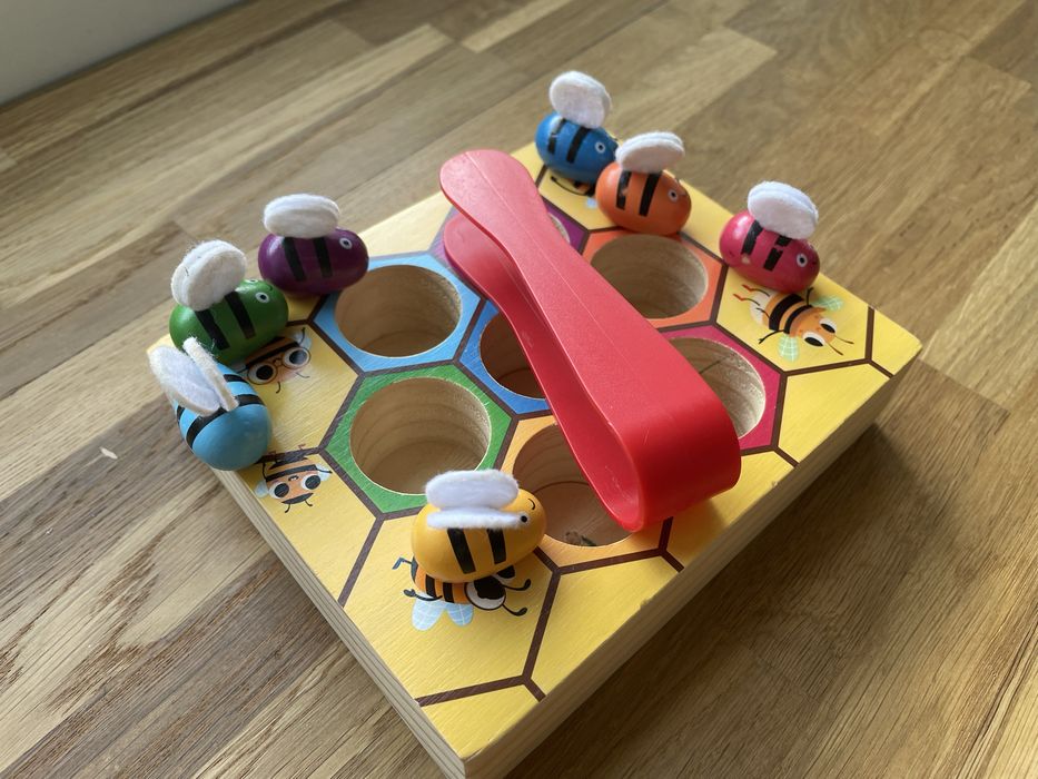 Гра-сортер маленькі бджілки