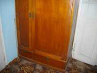 Старинный деревяный шкаф .СССР-1950год