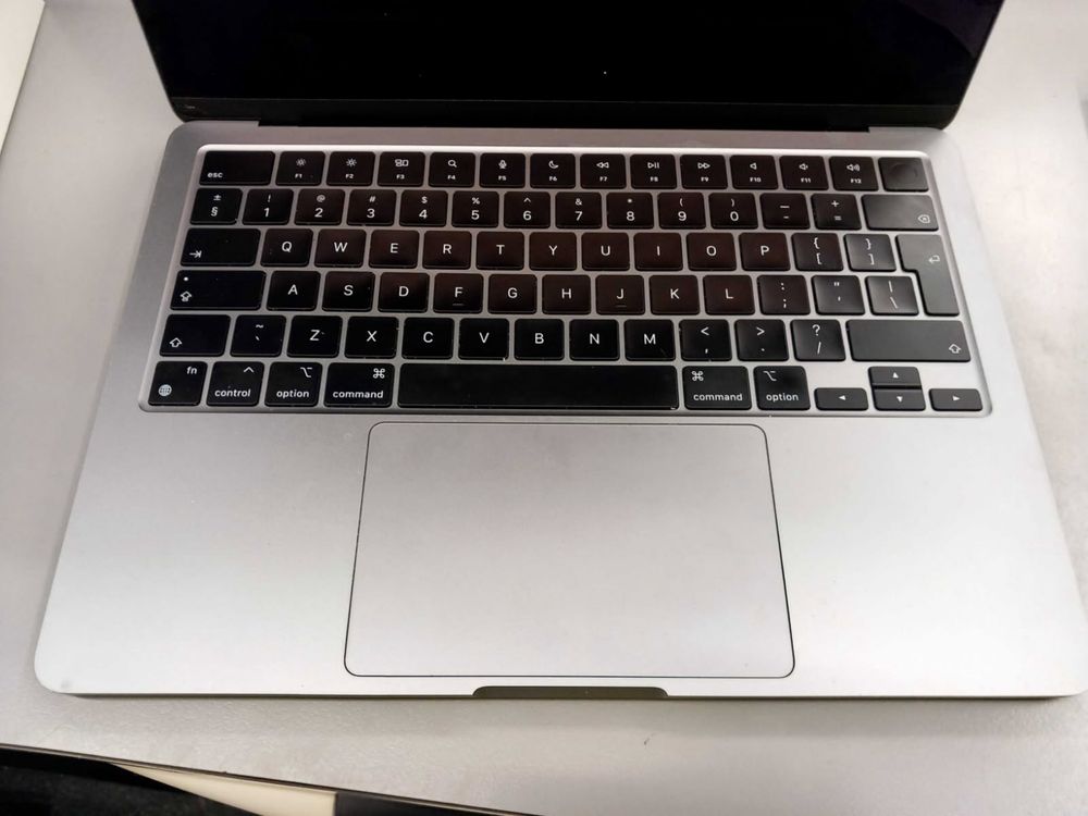 Macbook 2022 m2 8gb ram