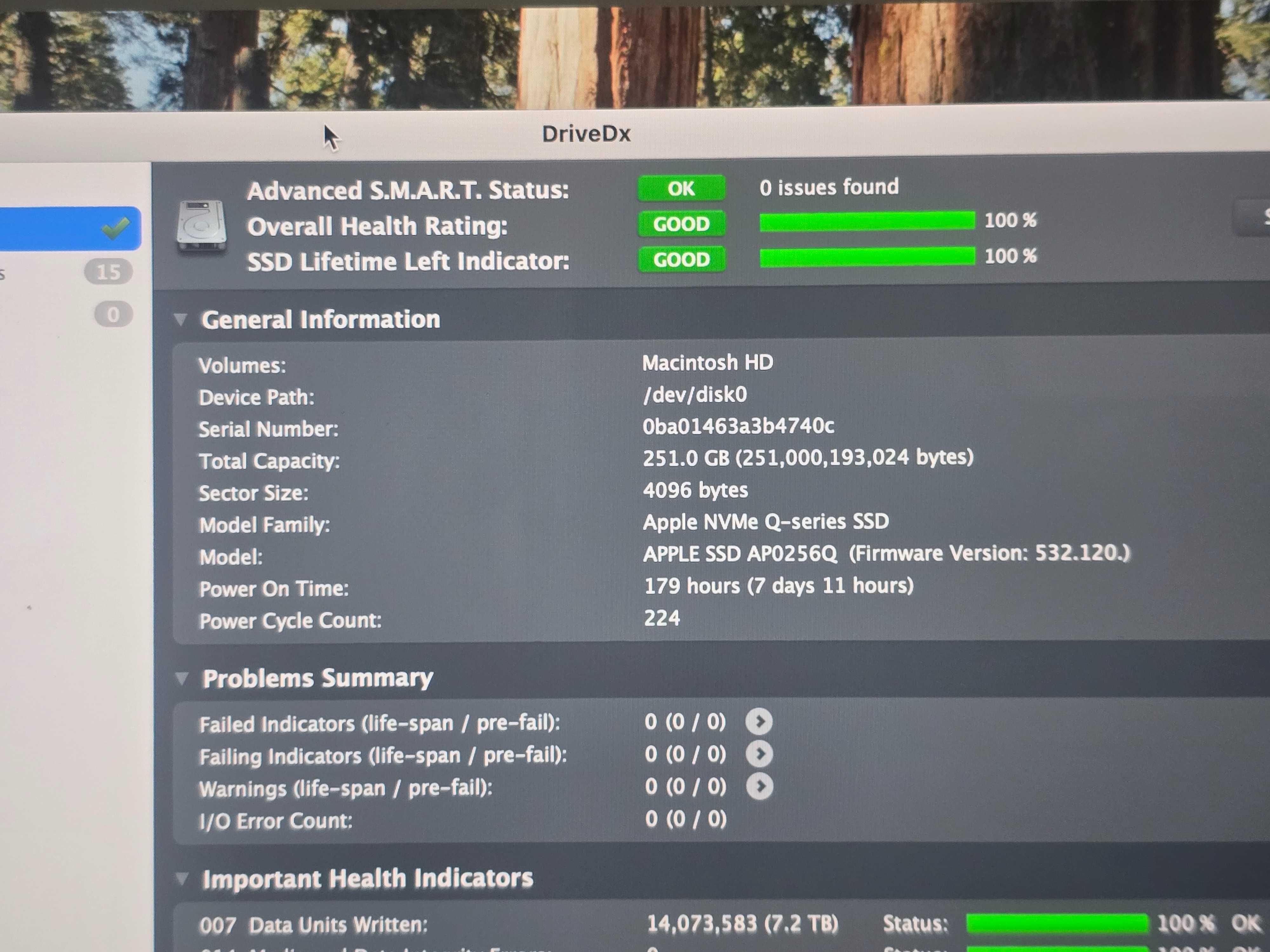 Macbook Pro 13"  (2020) Touchbar  M1 •8Gb •256Gb