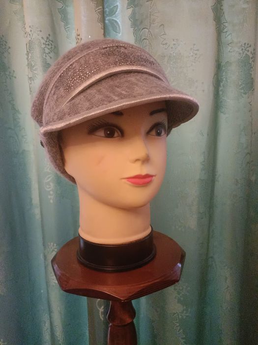 Czapki hurt różne modele