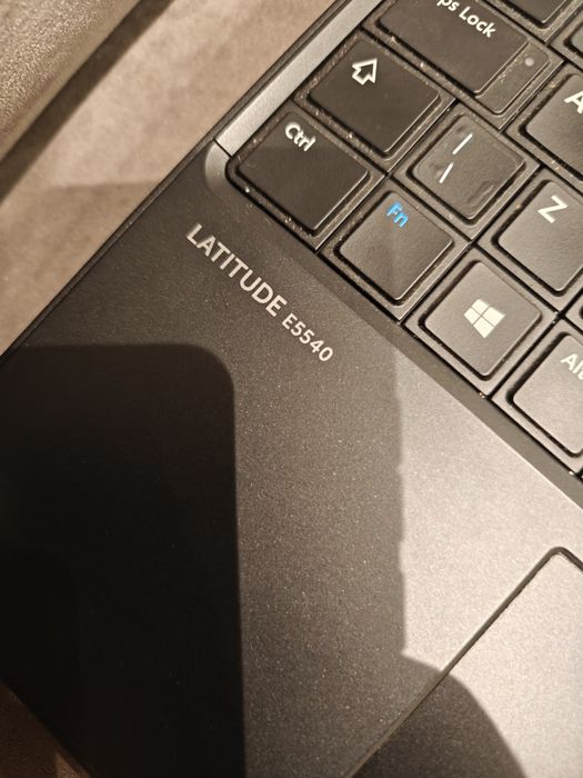 DELL E5540 i5/16/SSD 256