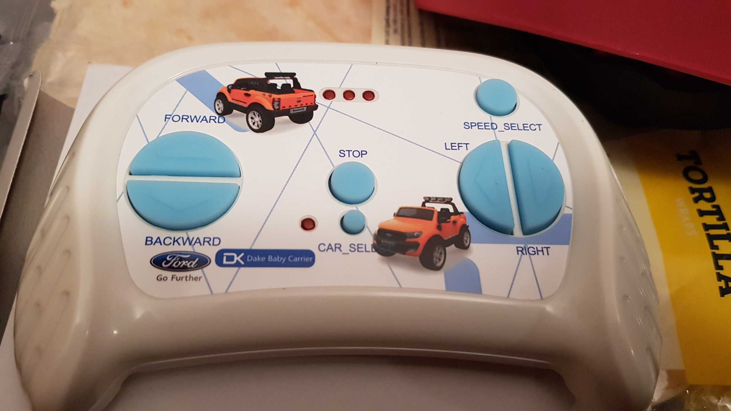Samochód na dzień dziecka ford 4x4 ,2 akumulatory