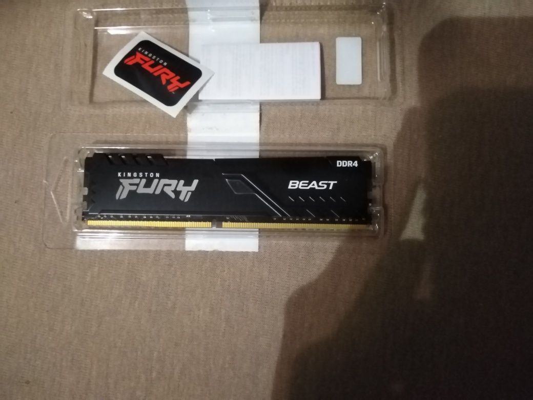 Kingston FURY 4GB (1x4GB) 3200MHz CL16 Beast Black