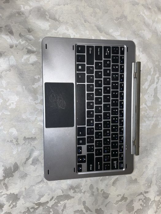 Планшет-ноутбук CHUWI HI 12.