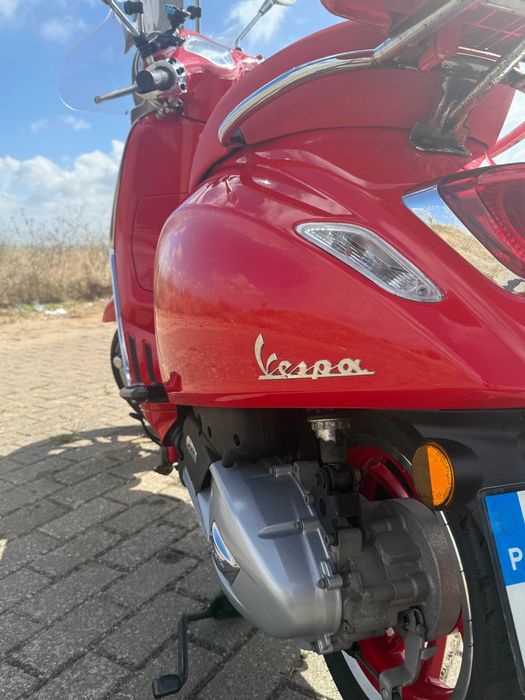 Vespa Primavera 125 Product red