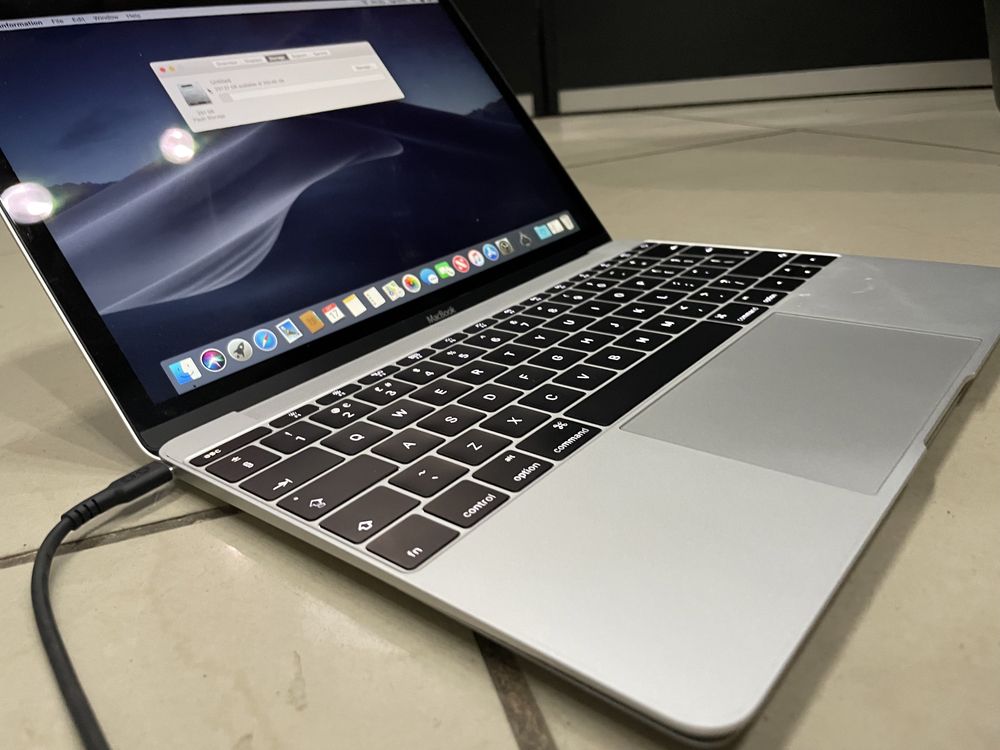 Macbook 12" retina M3 ,8GB 256GB a1534 Silver