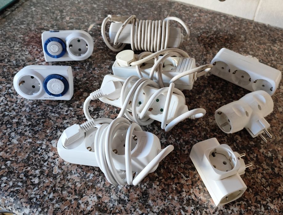 Extensões e tomadas elétricas