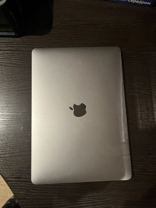 MacBook air M1 16 / 256
