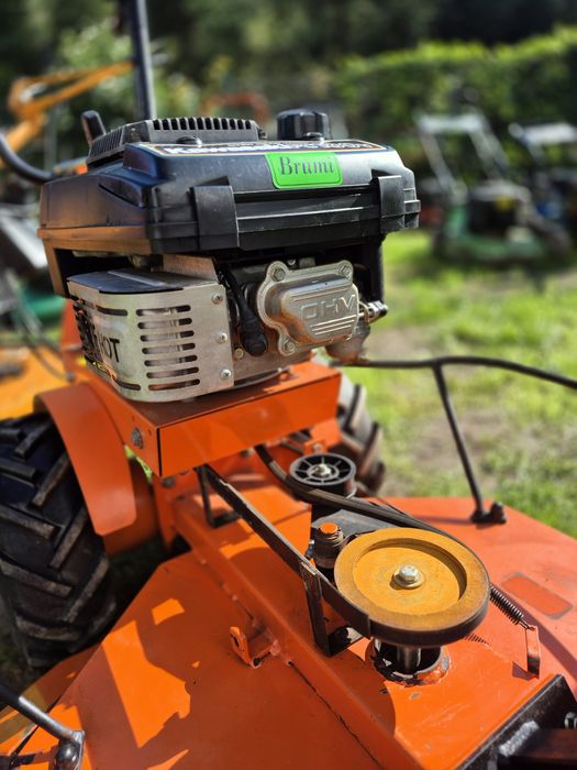 Kosiarka spalinowa karczownica do wysokiej trawy Brumi Kawasaki SM 460