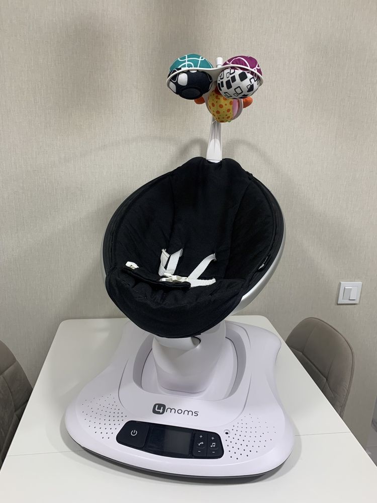 Заколисуючий центр 4moms mamaRoo