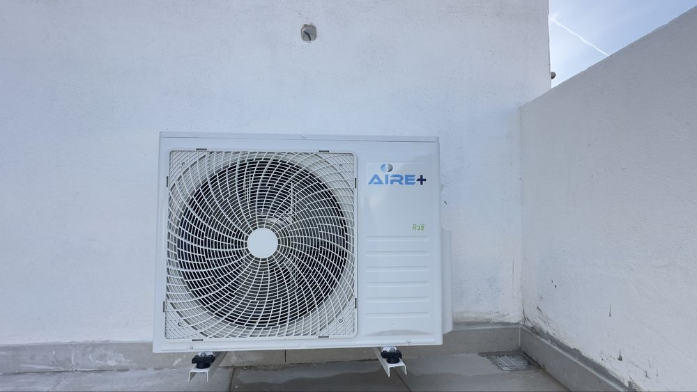 TECNICO DE AR CONDICIONADO, INSTALACAO, CARGA DE GAS