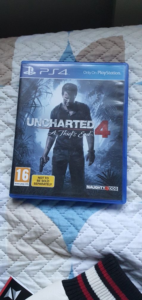 Ps4 Pro 1 Tb muito bom estado