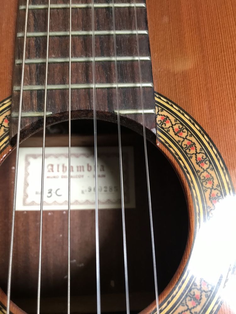 Guitarra Alhambra 3C