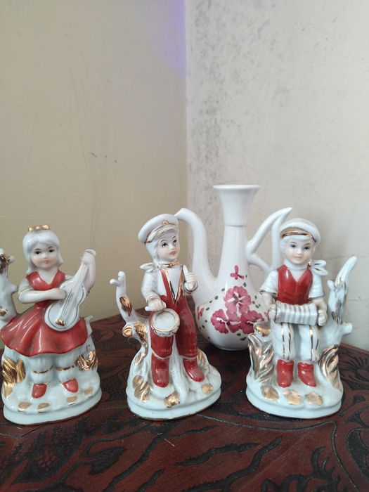 Bonecos de  porcelana
