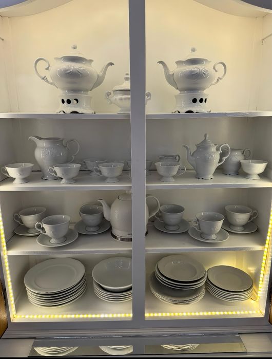 Serwantka biblioteczka witryna kredens  szafa