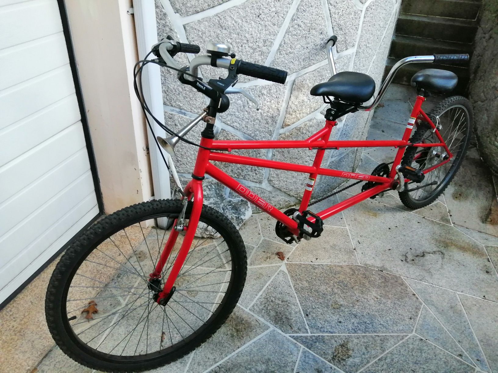 Bicicleta de dois lugares