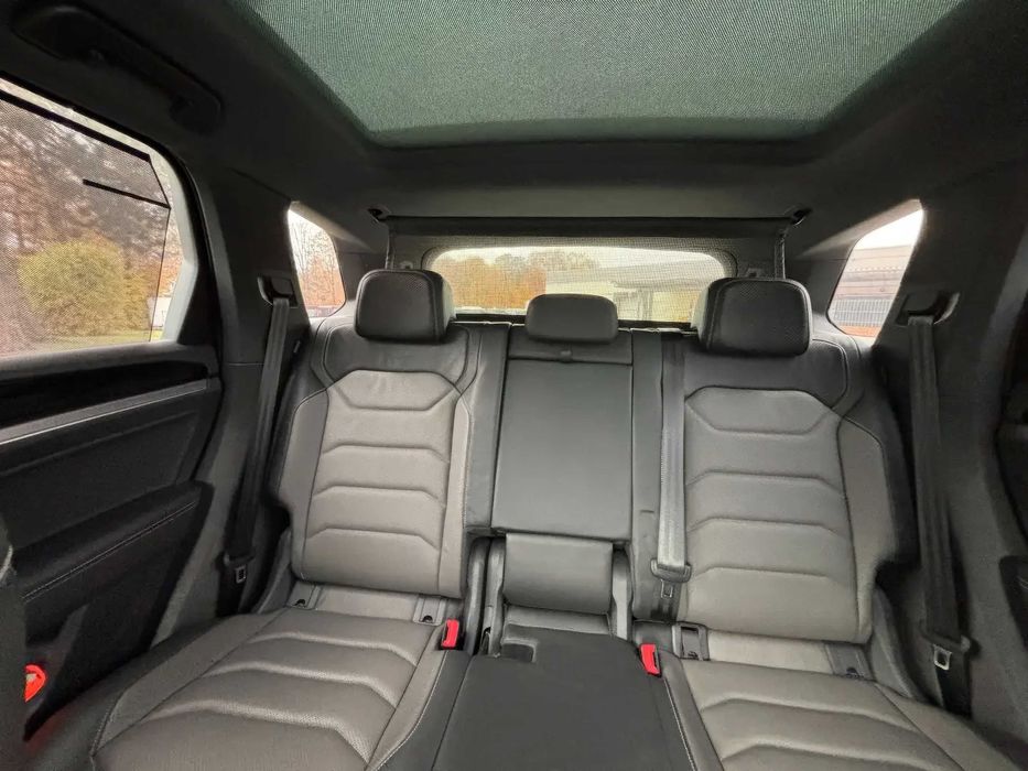 Volkswagen Touareg      2022