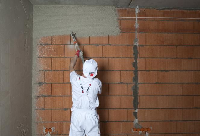 Tynkowanie maszynowe Tynki od 40zł/m2   DARMOWA WYCENA gipsowe cement