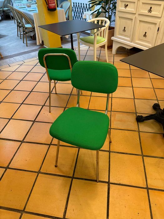 Lote 32 Cadeiras de Conferência / Reunião – Verdes (Usadas)