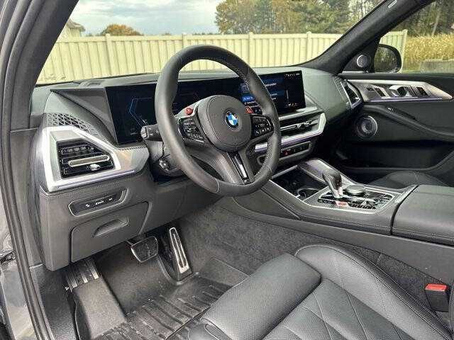 2024    BMW    XM