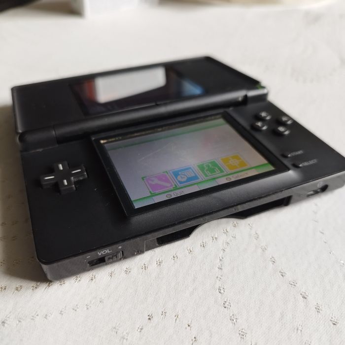 Nintendo DS Lite