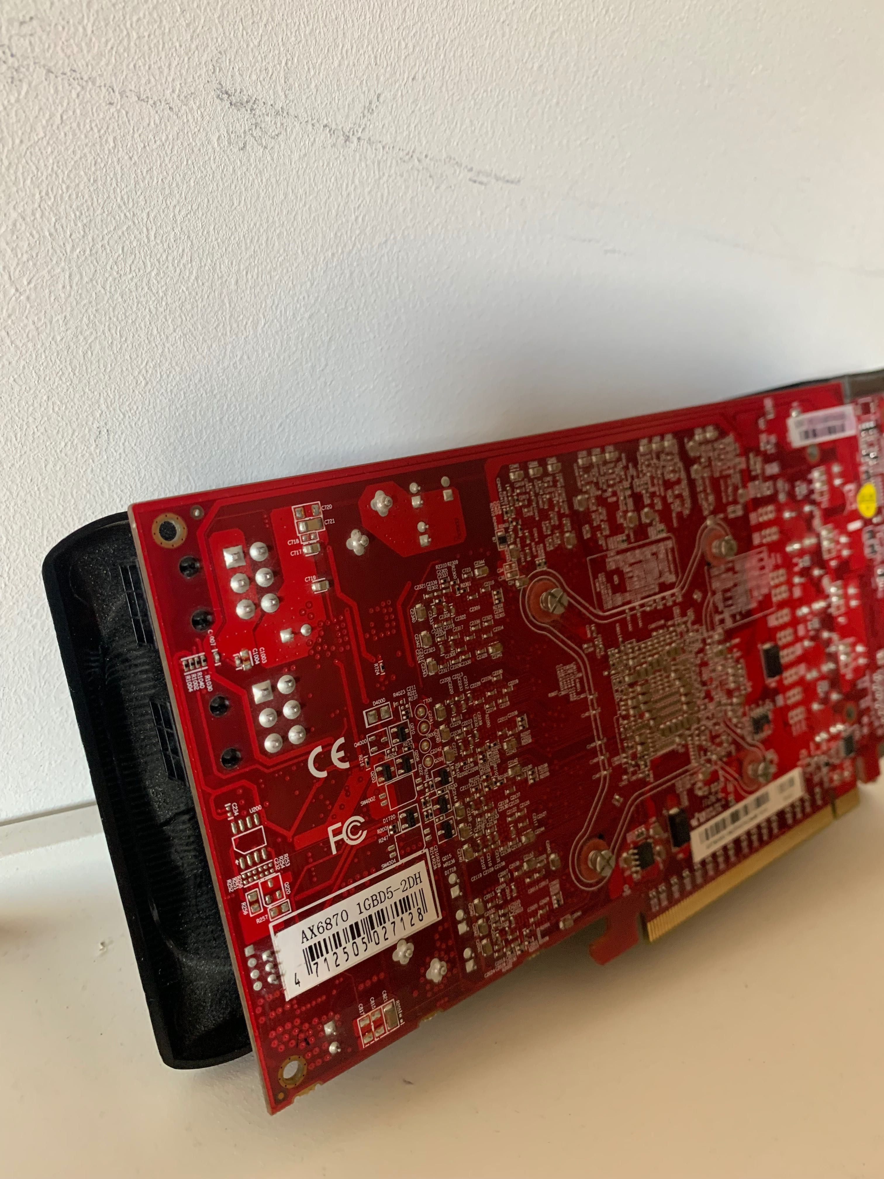 Placa gráfica Radeon HD 6870