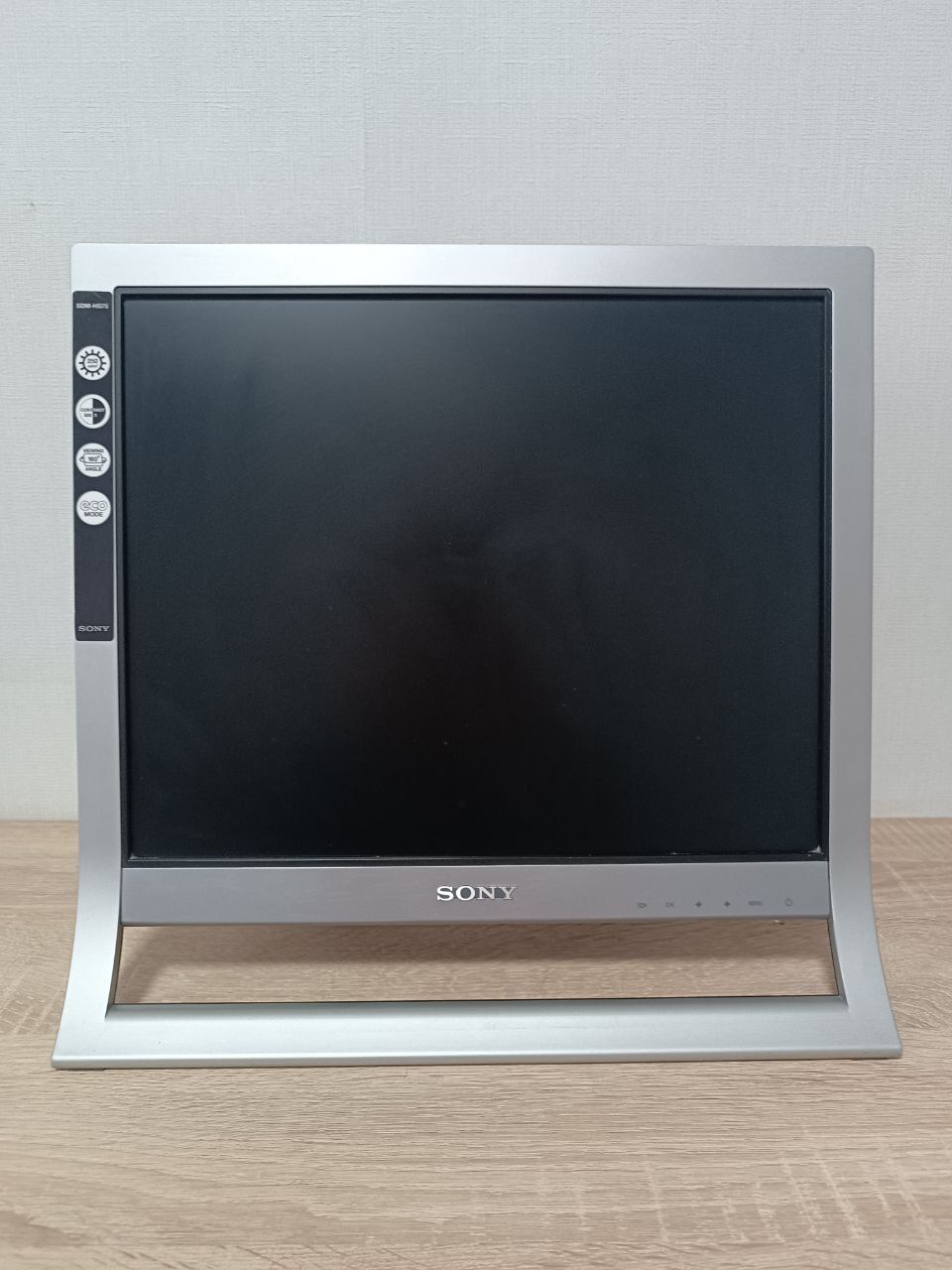 Монітор Sony діагональ 15