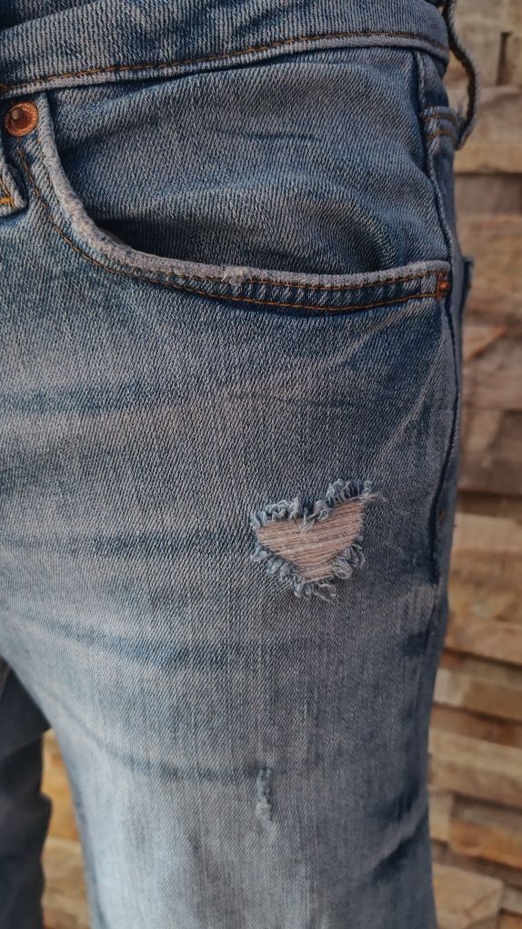 Spodnie jeans rurki przecierane rozmiar M . Zara