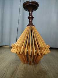 Stylowa lampa lata 90. Drewniane listewki
